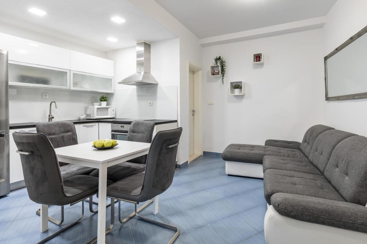 Charming Apartment Split Exteriör bild